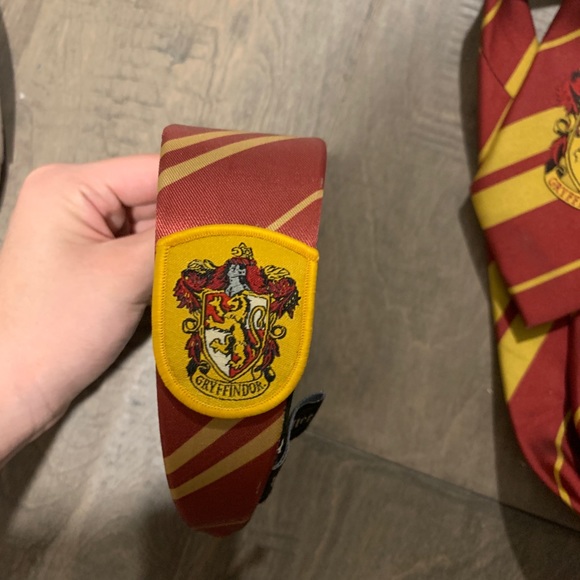 Likely new Harrypotter costumes!!! - Picture 2 of 5